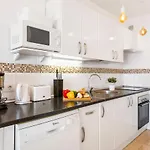 Apartman 1314 Fabulous 2 Bedroom Roof Terrace *