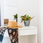 1314 Fabulous 2 Bedroom Roof Terrace *