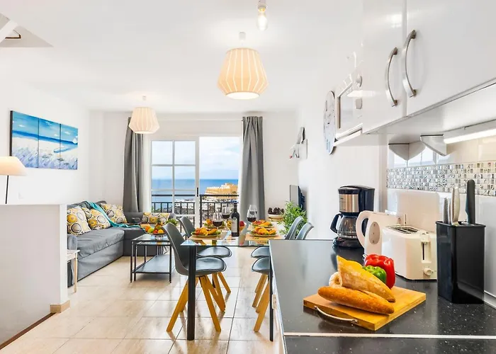 1314 Fabulous 2 Bedroom Roof Terrace *