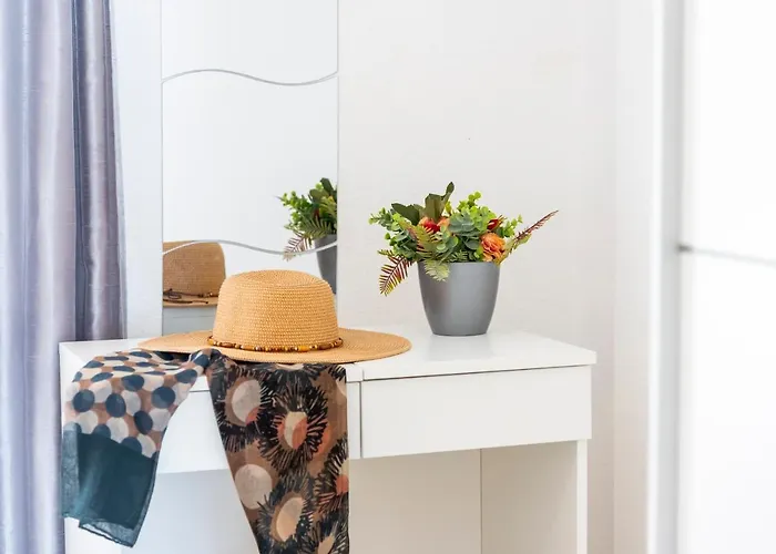 1314 Fabulous 2 Bedroom Roof Terrace *