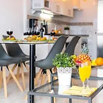 1314 Fabulous 2 Bedroom Roof Terrace 아파트 칼라오살바헤
